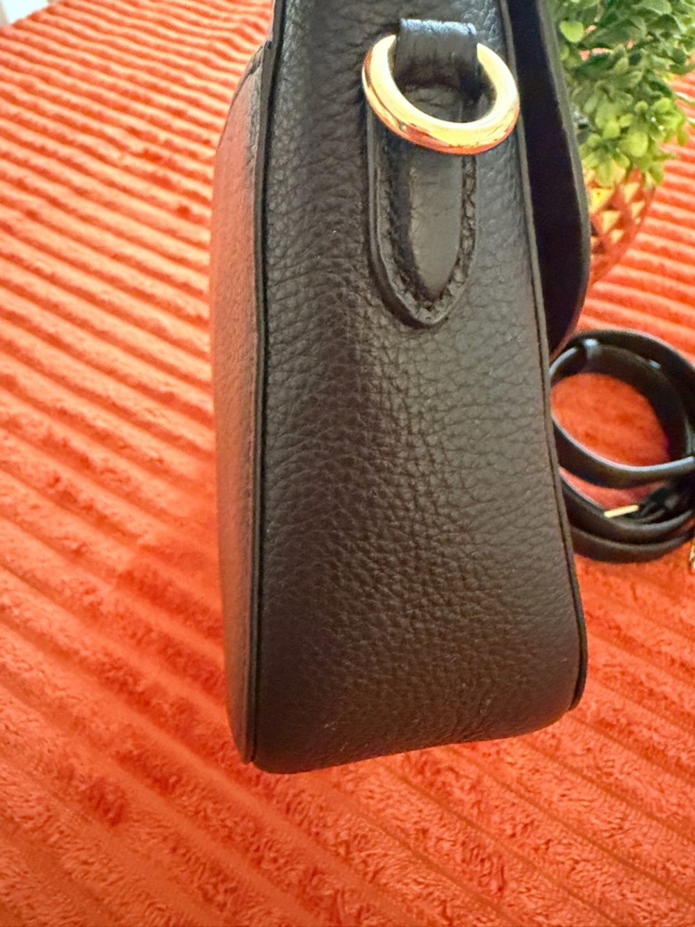 Coach black pebbled leather bag 🖤
Minimal, classy, and easy to style. - Picture 9 of 16